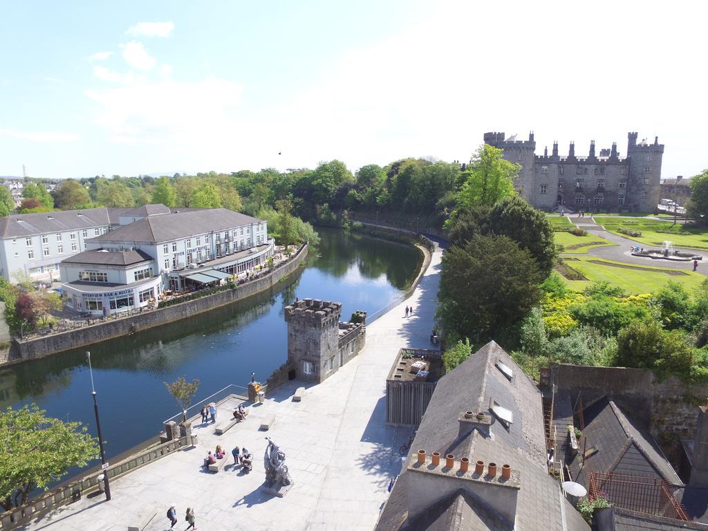 Kilkenny River Court Hotel Esterno foto