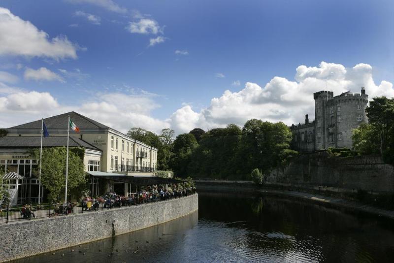 Kilkenny River Court Hotel Esterno foto