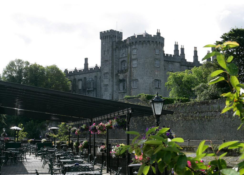 Kilkenny River Court Hotel Esterno foto